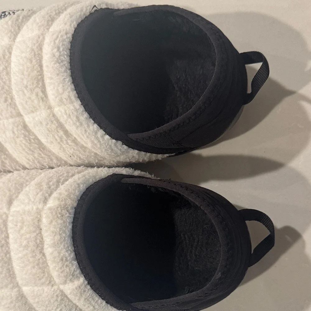 The North Face Thermoball Black and White Fleece - Size 8 - Picture 5 of 7